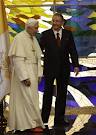 El presidente Raúl Castro, despidió con afecto al Papa