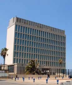 Cuba denuncia actividades ilegales de Oficina de Intereses de EE.UU.