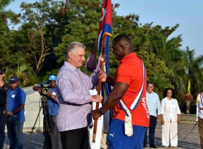 El pinareño Mijaín López recibe bandera que representará a Cuba en Juegos Panamericanos