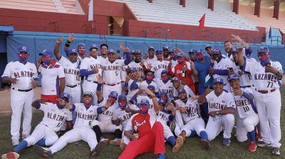 Felicita Presidente cubano al campeón de la 60 Serie Nacional de Béisbol
